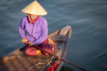 _MG_5830_hoi-an-nainen-veneella.jpg