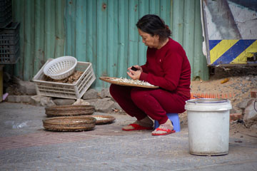 _MG_6242_danang-nainen-laittaa-ruokaa.jpg