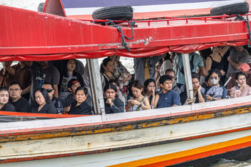 _79A4363-people-on-a-boat.jpg