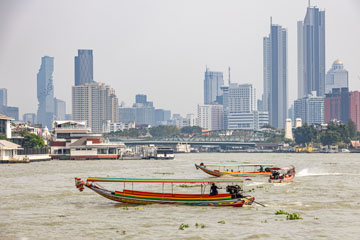 _79A4387-boats-and-city.jpg