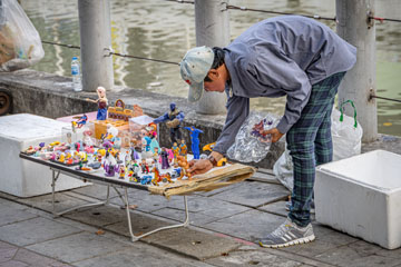 _79A4651-dude-selling-toys.jpg