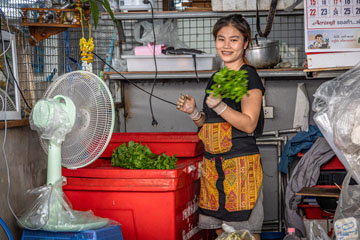 _79A5399-khlong-toei-herbs-girl.jpg