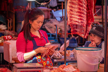 _79A5429-khlong-toei-meat-money.jpg